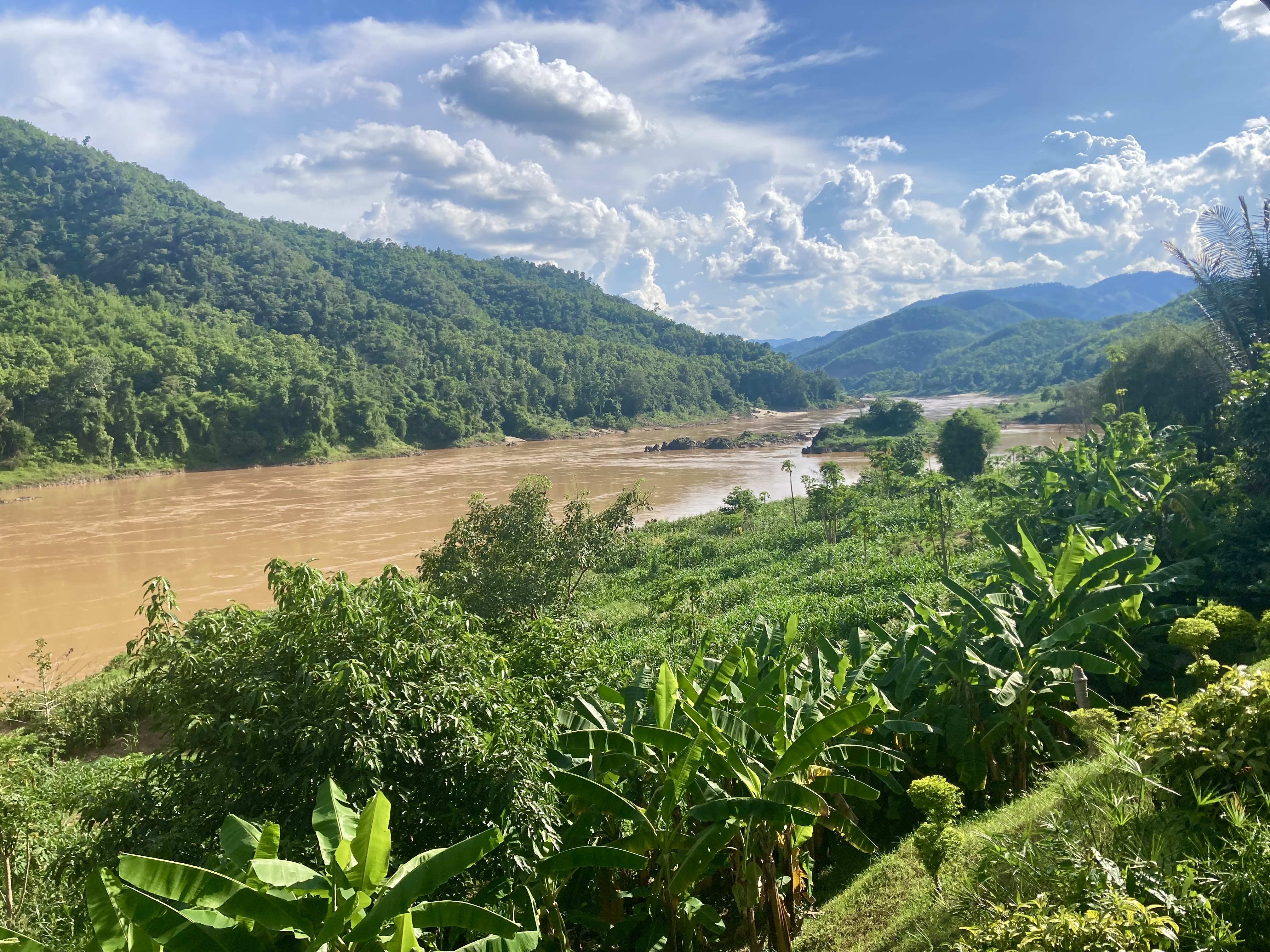 LAOS - TAM GDZIE BIJE SERCE MEKONGU